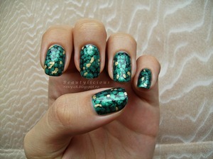 More photos and a tutorial here: http://roxy-ch.blogspot.ro/2013/03/emerald-treasure.html