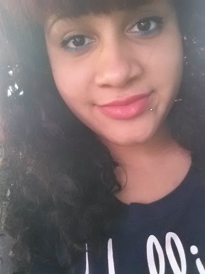 a simple makeup look, for ladies who dont like too much :)