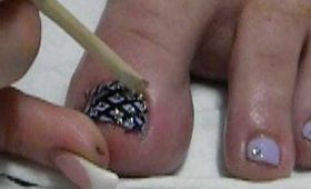 checker toe nail design ;)