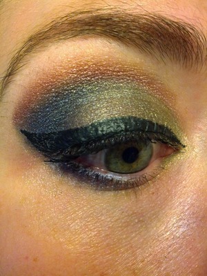 Also using "evidence" UD eye shadow.