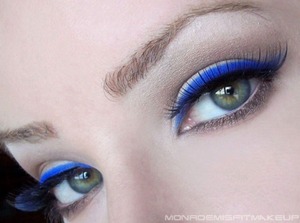 The trend of the moment: Blue eyeshadow