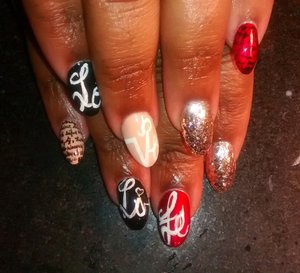 Valentine themed nails by SauceC Nailz