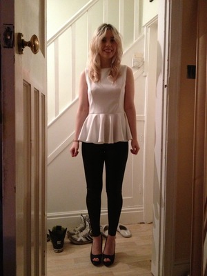 Well this is me dressed up, off to my friends 18th birthday, I think I was the only girl not wearing a dress haha. What you think?:)<3