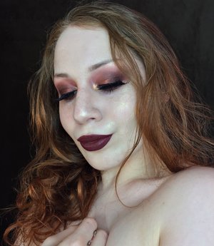 Gosh, do I love warm tones! Yes, your Lillee Jean is doing Autumn makeup in the midst of Spring around the corner, hehe :).
http://theyeballqueen.blogspot.com/2017/03/molten-warm-toned-smokey-eye-dramatic.html