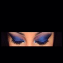 Vibrant blue  smokey eye 