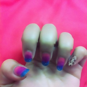 nails