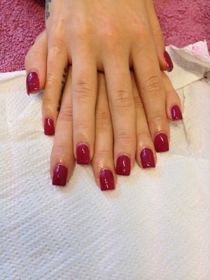 berry gelish on natural acrylic 