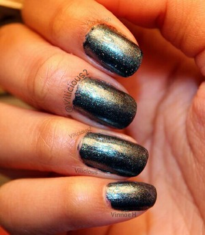 ^_^
Here's a swatch of Orly Iron Butterfly, and NYC Shimmer Blast top coat.