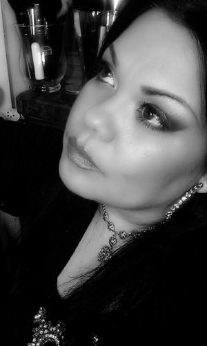 Black & White Just me being very thinkable ^_~ 