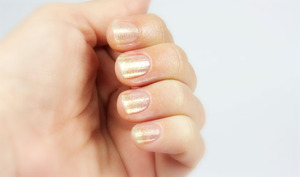 http://www.bec-et-ongles.com/blog/1582/she-walks-in-the-beauty-of-the-moonbeams/