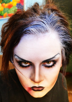 Vampire makeup