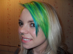 A side view of the turquoise and lime green.