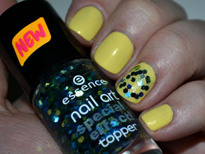 My Try on Yellow Nails for the 31 Day Challenge.
Used Products:
- Essence: My Yellow Fellow
- Essence: Mrs And Mr Glitter