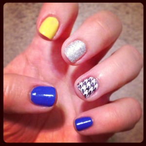 Wanted a chevron design on accent nail, but my nail is too short. Went with a houndstooth design instead. 