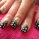 polka dots dressy nails 