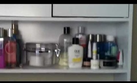 How To Organize Beauty Products: Bathroom Organizer