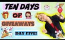 Ten days of Giveaways: Day Five || Sassysamey