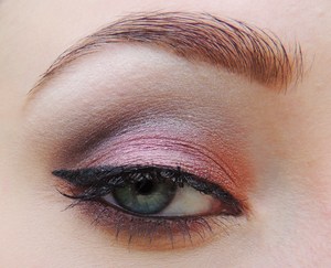 For full product list: http://carrosbeauty.blogg.se/2012/july/yesterdays-makeup.html#