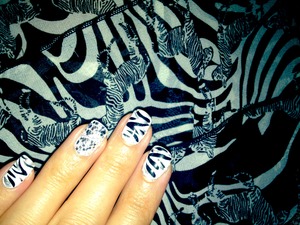 ever accidentally match your zebra dress to your zebra nails? #thatjusthappened