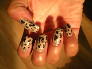 crackling nails