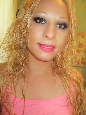 I used Glamour Doll Eyes for this look. & a Bright Pink lipstick from LA Colors