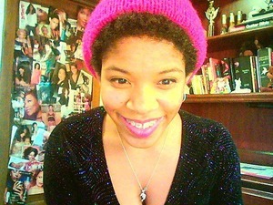 A very simeple look... me, with a beenie.