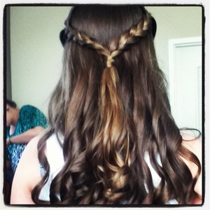 When I was a junior brides made this was my hair