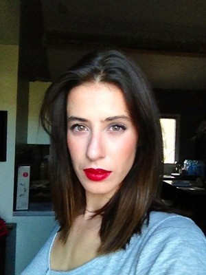 Chanel lips / natural skin/ liner for my eyes... Kiss from France 