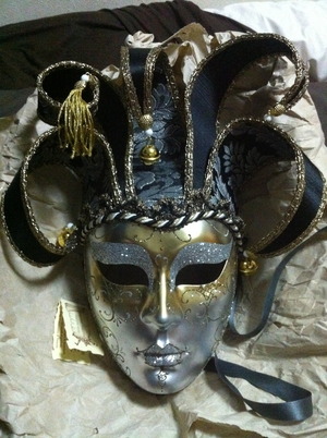 A New Year's gift from friends who've just returned from Venice. So pretty but, as with most masks, it doesn't fit quite right over my face. Boo.