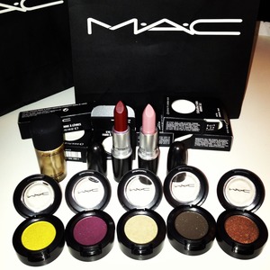 In love with this fall Collection from Mac 
