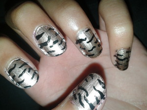 classy nails..! 