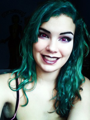 Recreating the makeup look of Jinx from LOL :D
I used photoshop for the hair and eyes 