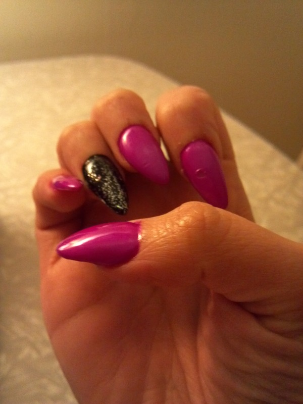 My pointy nails | Sara S.'s (SaraStopSign) Photo | Beautylish