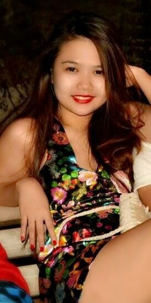 wavy hair ? red lipstick