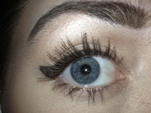 Just simple black liquid eyeliner and mascara. Also a hint of shimmer cream color on the brow bone :) naked pallete