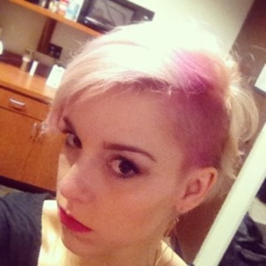 Hair undercut pink 