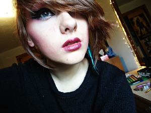 http://www.makeupbee.com/look.php?look_id=63637
Go vote for me (: