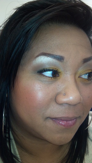 Trying out my new Golden Rod eye shadow by MAC. I LOVE IT!!!