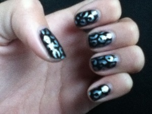 Black and silver leopard print