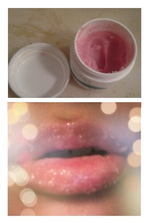 ingredients:
vaseline, 1/4inch cut of an old lipstick, sugar(decent amount like at a scrub amount)