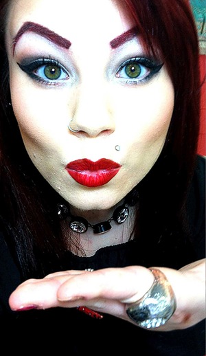 Urban Decay Perversion eyeliner... Black out shadow... (Very lightly also UD) ... Smash Box infrared matte lipstick :)