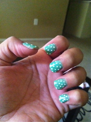 DIY polka nails :) 