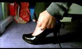 slightly too big shoes? funny trick!