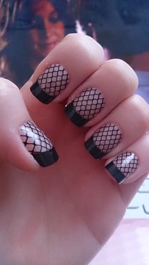 very good fake nails ;)