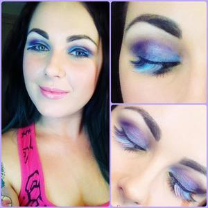 Eye makeup inspired by mermaid colours :)
without the lashes it's a really pretty wearable look x

-the lashes are Ardell Wild Lashes -Breezy
-pigment on eyes is Kryolan pigment in sapphire
