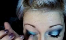 Maquillage festif en bleu et silver