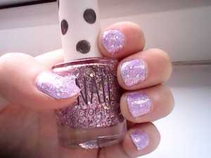 Hi uys I hope you like my lilac life nails, it's just simple lilac nail varnish with topshop glitter over the top!!! Enjoy xx