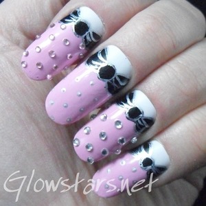 For more nail art and pics of this mani visit http://Glowstars.net