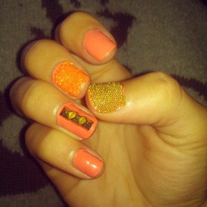 #studds #microbeads #orangenails 