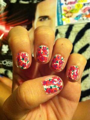 Sorry about the mess around my nails but first try at this type of Floral